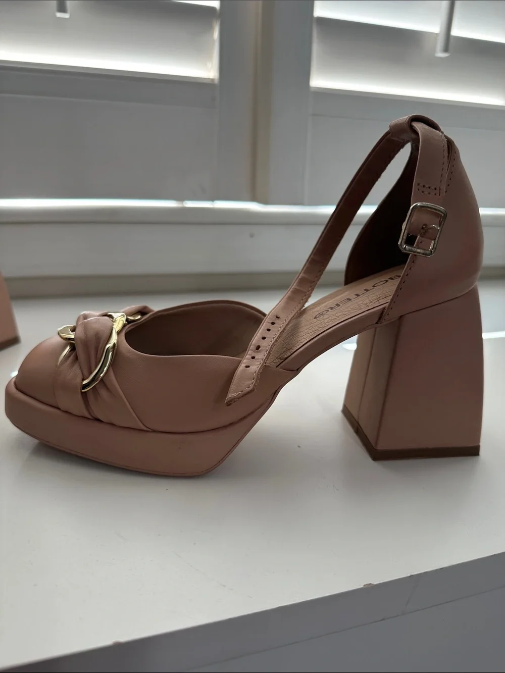 Bottero like-new Chunky Block Heel Platform Pumps are gorgeous!